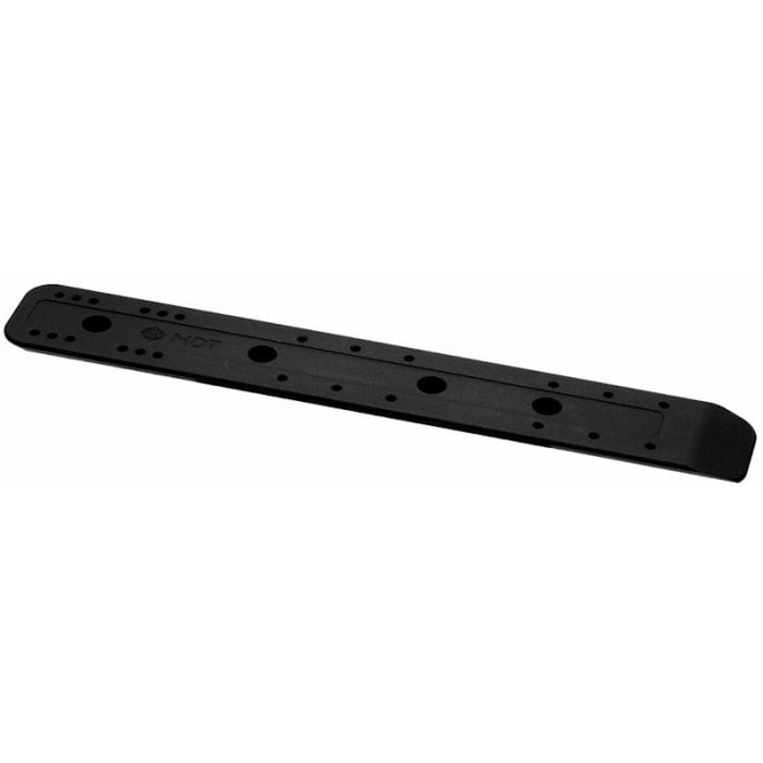 https://www.hunting-firearms.com/wp-content/uploads/A0007/futuramacoza/mdt_m-lok_arca_rail_2.jpg